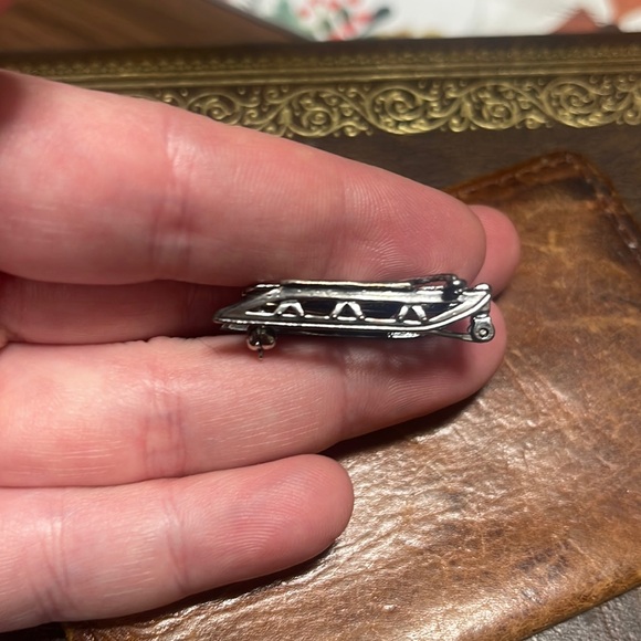 Vintage Sterling Silver Sled Pin Stamped 925 - Picture 3 of 6